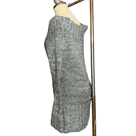 Wet Seal Off-the-Shoulder Sweater Tunic size XS - Picture 4 of 14